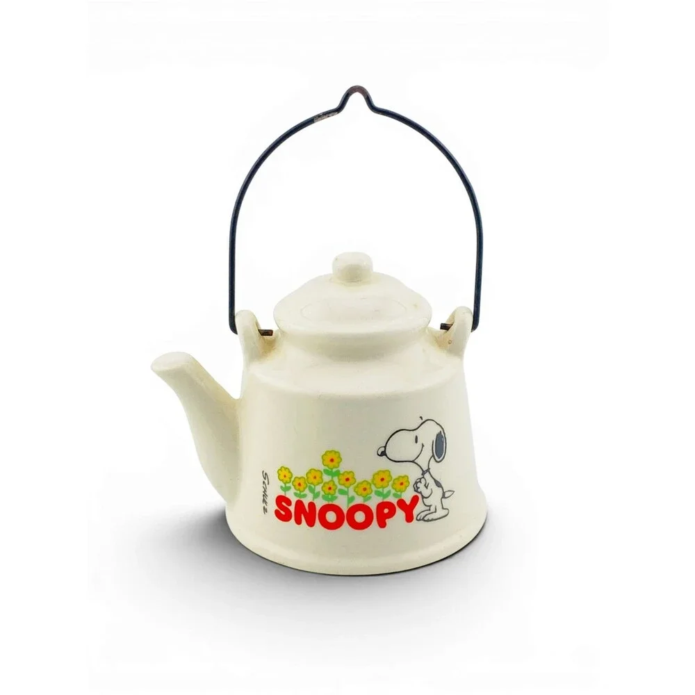 Vintage Snoopy Miniature Ceramic Teapot Caddy Peanuts Determined Production 1958